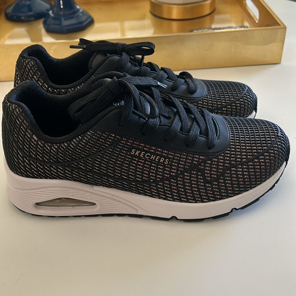 Skechers Uno Shine Through Sneakers